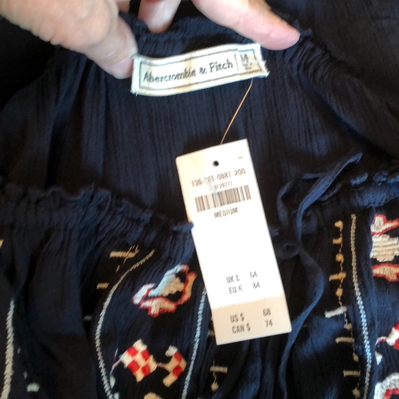 Abercrombie and Fitch Peasant Top - Picture 7 of 7